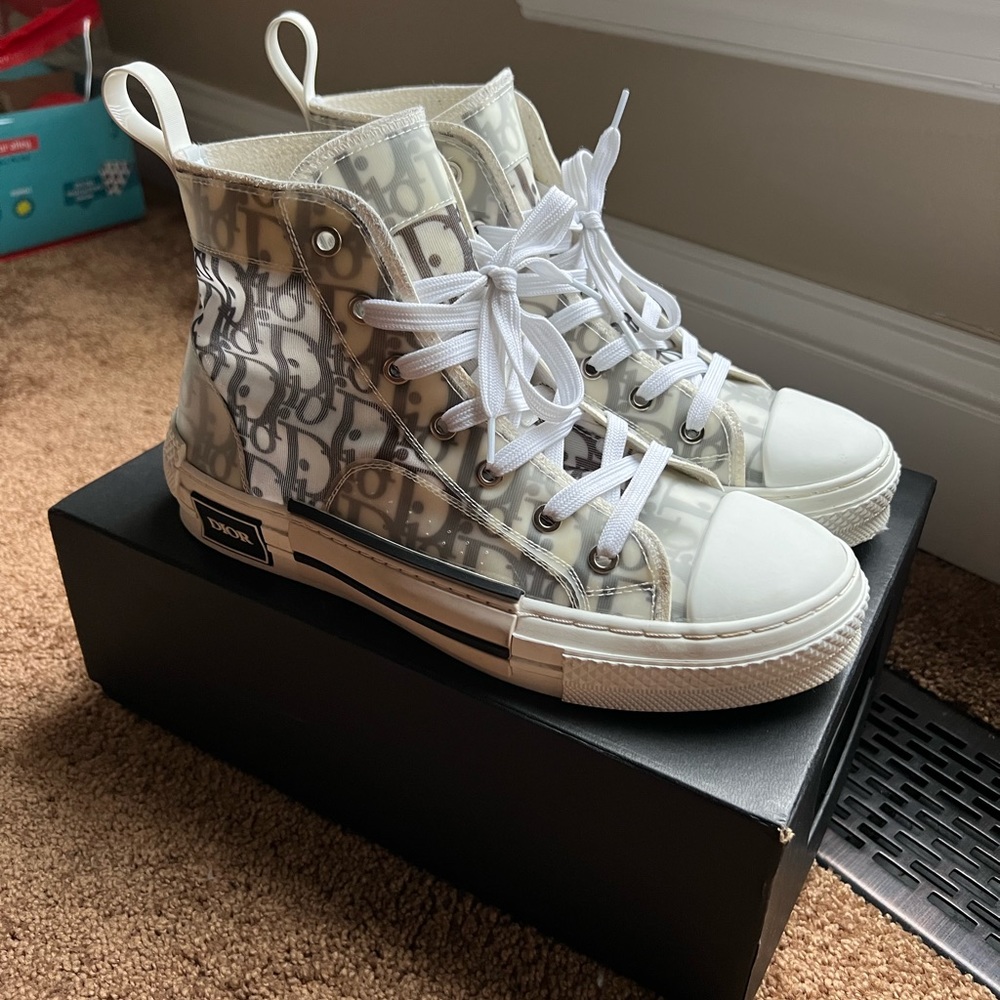 Dior x Kaws Converse